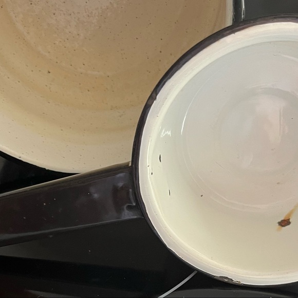 Vintage pots and bowl. - Picture 7 of 10